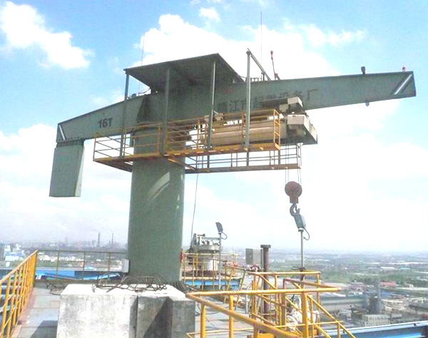 超大規格柱式懸臂起重機（電動）